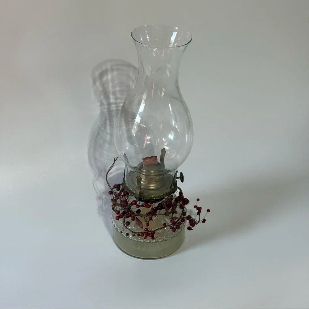Vintage Eagle Oil Lamp Clear w/ Chimney Shade